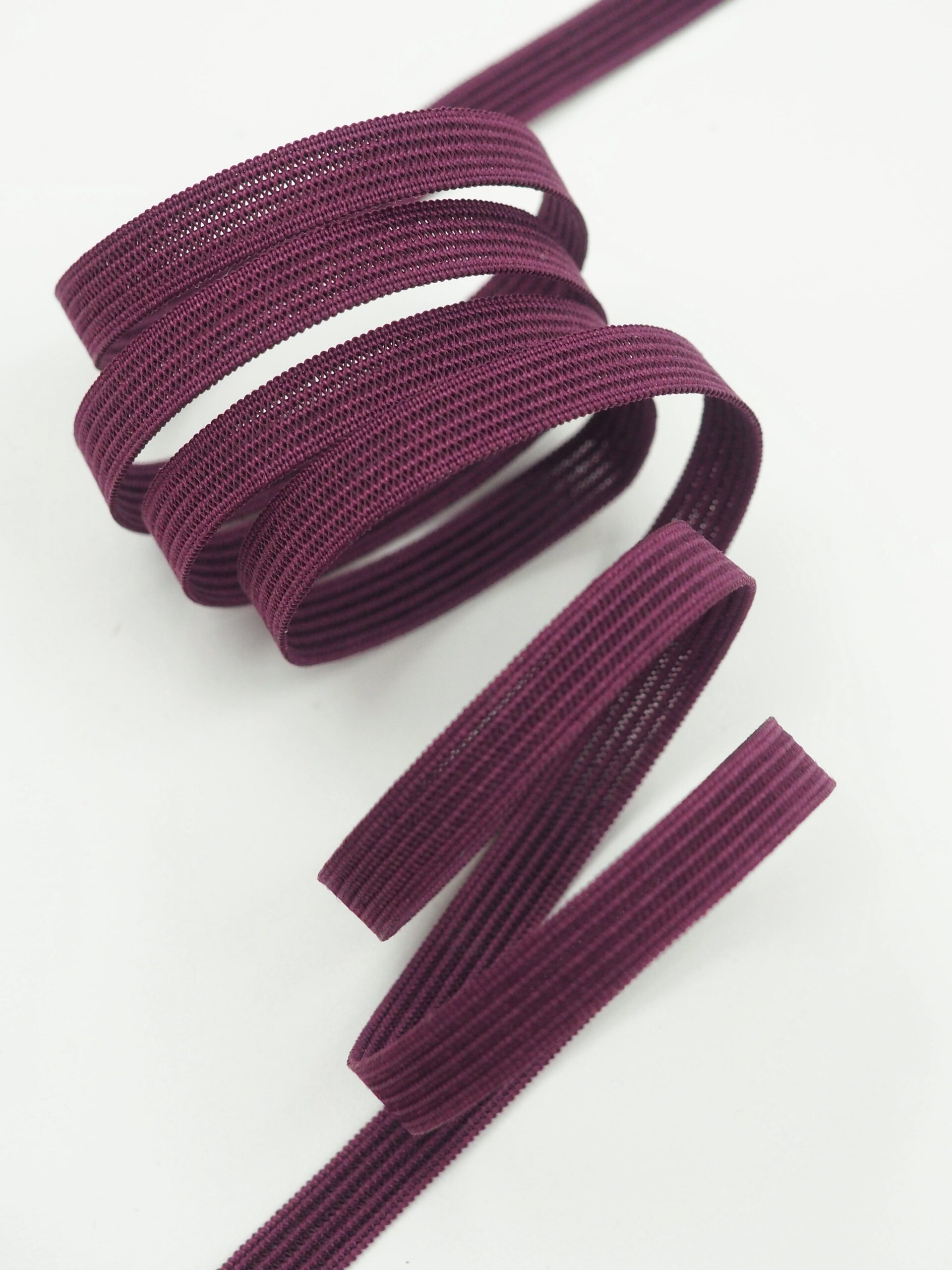 Резинка узкая бельевая слива ширина 6 мм