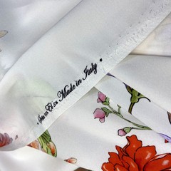 Ткань шелк матовый с эластаном купон цветы  с черным кантом 1090