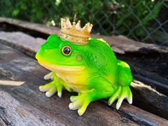 Лягушонок маленький с короной (полистоун)