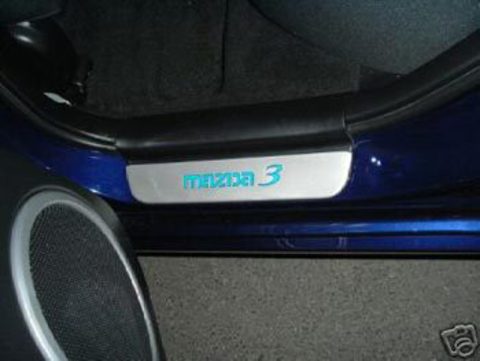 Светящиеся накладки порогов Mazda 3 (blue light, matt chrome)