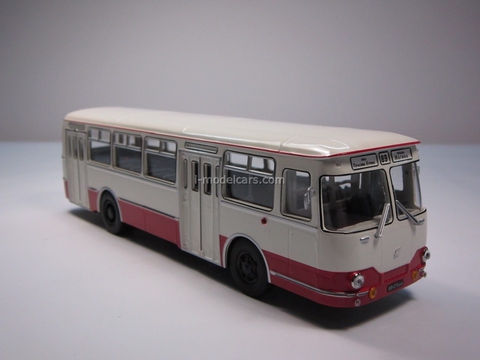 LIAZ-677 beige-red Classicbus 1:43