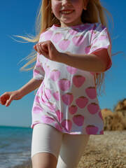 Футболка оверсайз Mjölk Strawberry