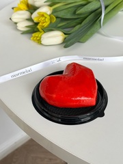 Десерт Афродита в красном цвете