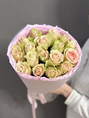 Букет из 17 роз сорта "Ла Белла" (Кения 40 см)