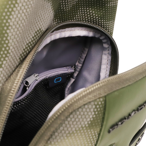 Рюкзак слинг Piquadro Brief2, зелёный камуфляж, нейлон (CA4536BR2/CAMOREFVE)