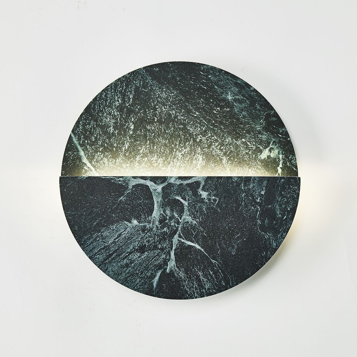 Настенный светодиодный светильник Favourite Eclipsis 4600-1W