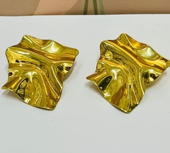 Серьги квадраты с эффектом мятого металла в стилистике BOTTEGA цвет серебро/золото