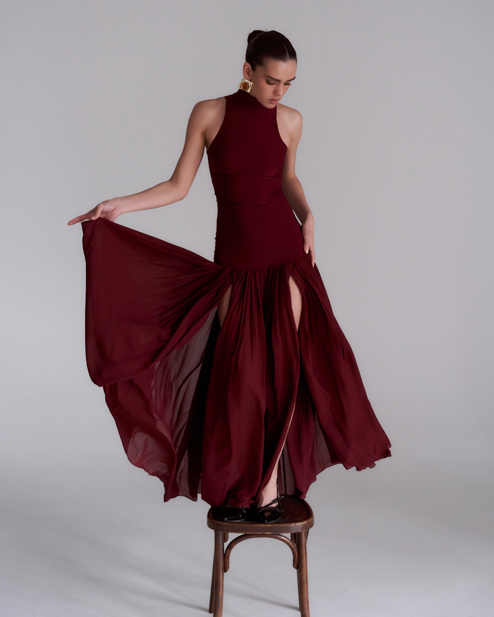 Платье с горлом, бордовое