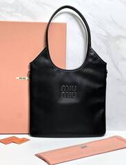 Cумка-тоут MIU MIU IVY с аппликацией логотипа в черном цвете