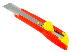 19-0-220 Резак с выдвижным лезвием СТАНДАРТ, 18 мм, HCS, 3 лезвия, винтовой фиксатор (РемоКолор)