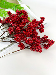 Ягоды красные перламутровые, искусственные на ветке 20 см., 6-8 мм., набор 10 шт.