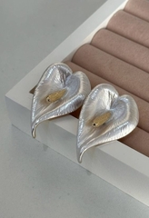 sergi-cvetok-kally-s-ehmalyu