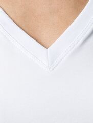 Футболка из премиального хлопка с V-образным вырезом  D49.109 (123665)