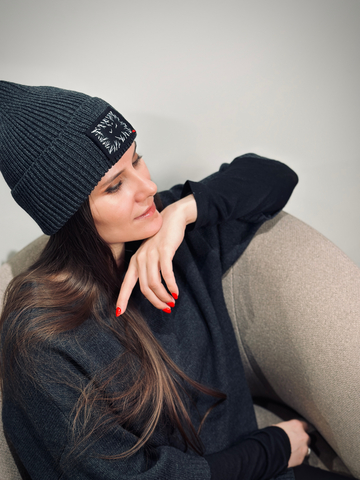 Серая шапка из шерсти мериноса 