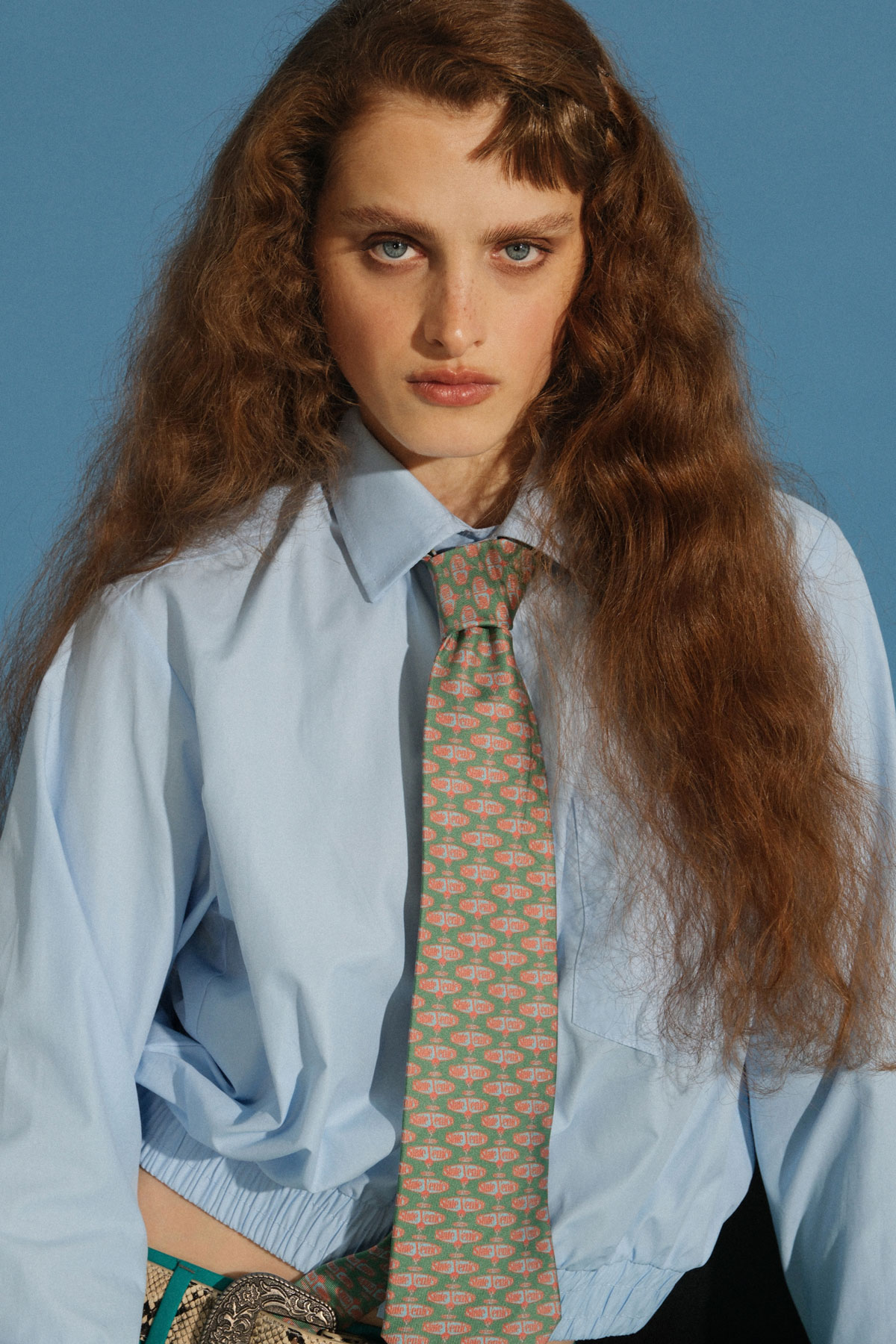 Рубашка с резинкой на поясе