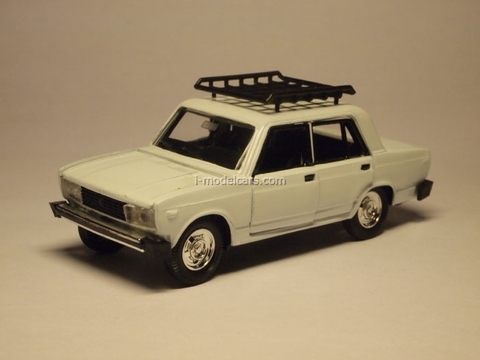 VAZ-2105 Lada with roof rack white Agat Mossar Tantal 1:43