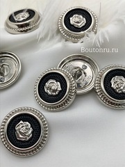 Пуговицы серебристые с розой и черной серединкой