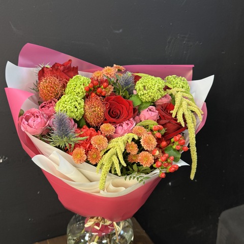 Большой букет с акцентным амарантом