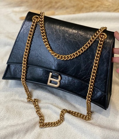 Сумка BALENCIAGA Crush среднего размера, черного цвета