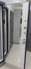 Входная металлическая дверь с зеркалом Лабиринт LEOLAB (Леолаб) 