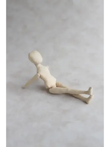 Бумажная выкройка тела интерьерной куклы Беата