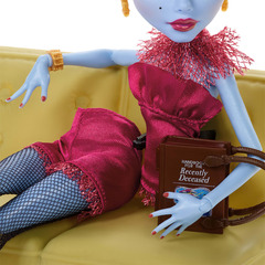 Битлджус Комната ожидания - Мисс Аргентина и Помощница Фокусника