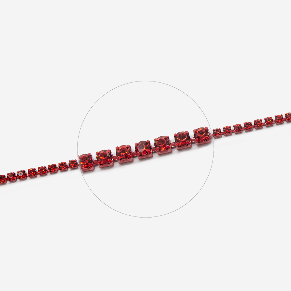 Стразовая цепь, 2мм, красный кристалл в красных цапах