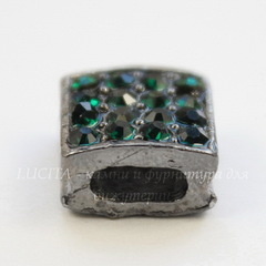 Разделитель квадратный с зелеными стразами (цвет - черный никель) 10х10х5,5 мм