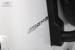 Mercedes-Benz Y777YY 4WD 24V (ЛИЦЕНЗИОННАЯ МОДЕЛЬ) (Полноприводный, двухместный)