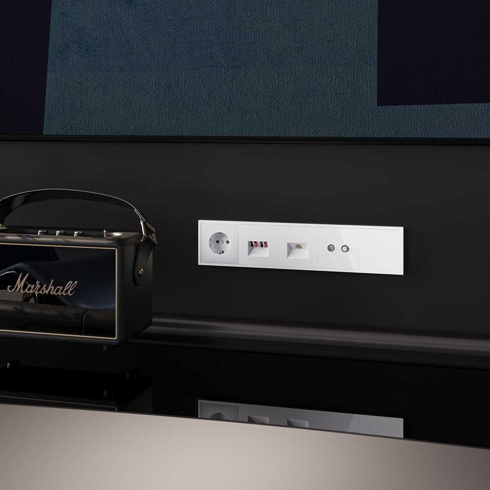 Розетка акустическая встраиваемая Voltum S70 4-местная, (белый глянцевый) VLS060301