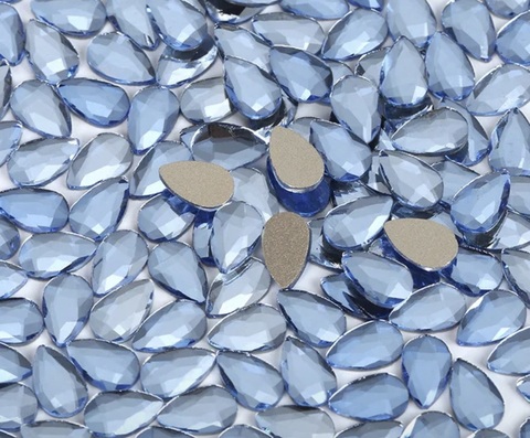 Стеклянные стразы  (5,5*8мм) 25шт, цвет св. голубой