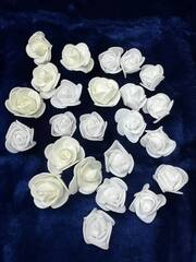 Роза из фоамирана круглая 3-3,5 см, бело-кремовый микс, набор 24 шт.