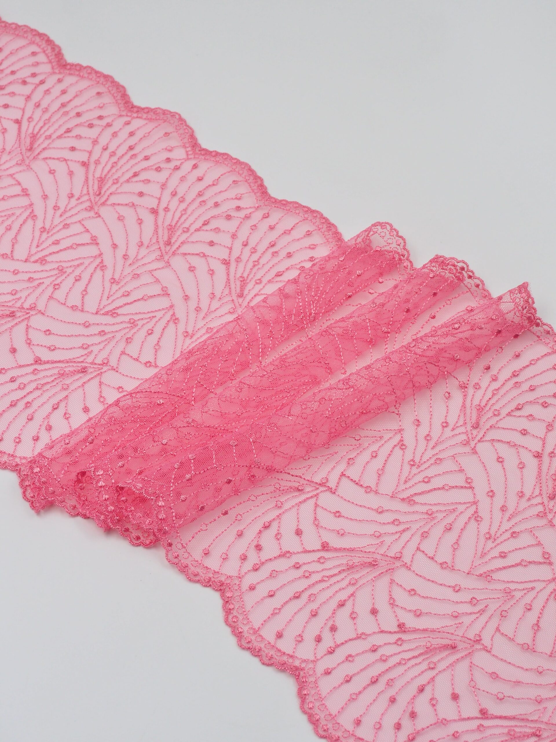 Вышивка на сетке светлая малина неэластичная ширина 22,5 см ОТРЕЗЫ