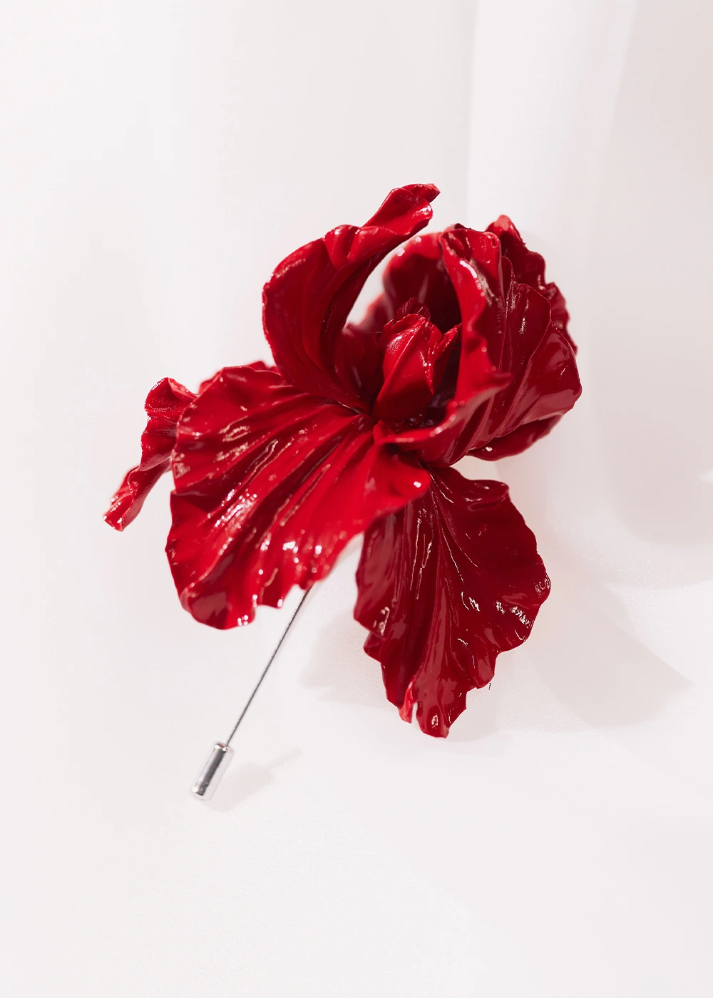 Брошь Ирис, красный