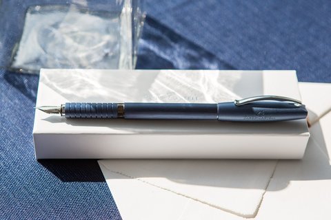 Ручка перьевая Faber-Castell Essentio Aluminium Blue, F  (148441)