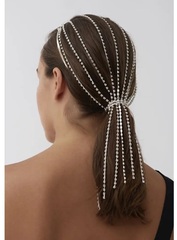 Ободок однорядный для волос из кристаллов с длинными подвесками