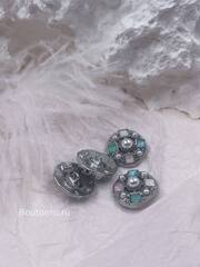 Пуговицы серебристые с квадратными цветными камнями и жемчугом