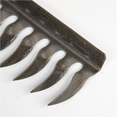 Грабли клепанные с витым зубом 14-зубые, рельсовая сталь, без черенка (Россия) 66-1-034