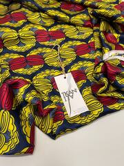 Плательно-блузочный принтованный сатиновый шелк (100%шелк, Синий фон/желто-красные ленточные клубочки, 135)