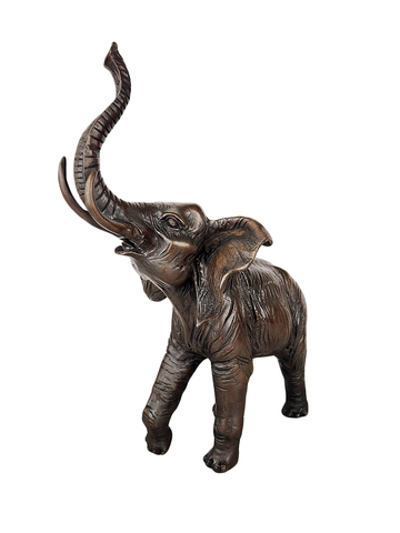 Слон с поднятым вверх хоботом