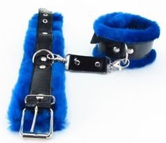 Синие наручники с мехом BDSM Light - 