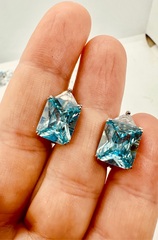 Серьги из серебра с кварцем цвета топаз в багетной огранке на английском замке
