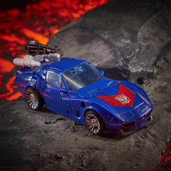 Автобот Трекс WFC-K26 Дэлюкс 14 см Королевство. Поколение Трансформеров: Война за Кибертрон