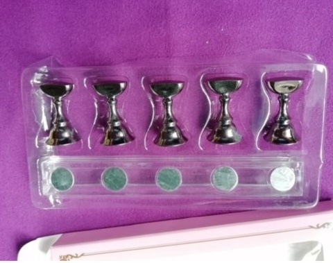 Набор подставок для типс на магните (черный)