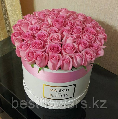 Розовые розы в коробке Maison Des Fleurs