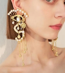 Серьги крупные в стиле Schiaparelli с подвесками S доллар