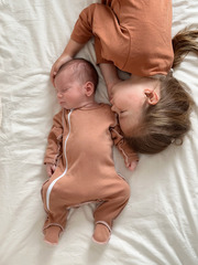 Комбинезон Mjölk Sleep and Play Camel, швы наружу