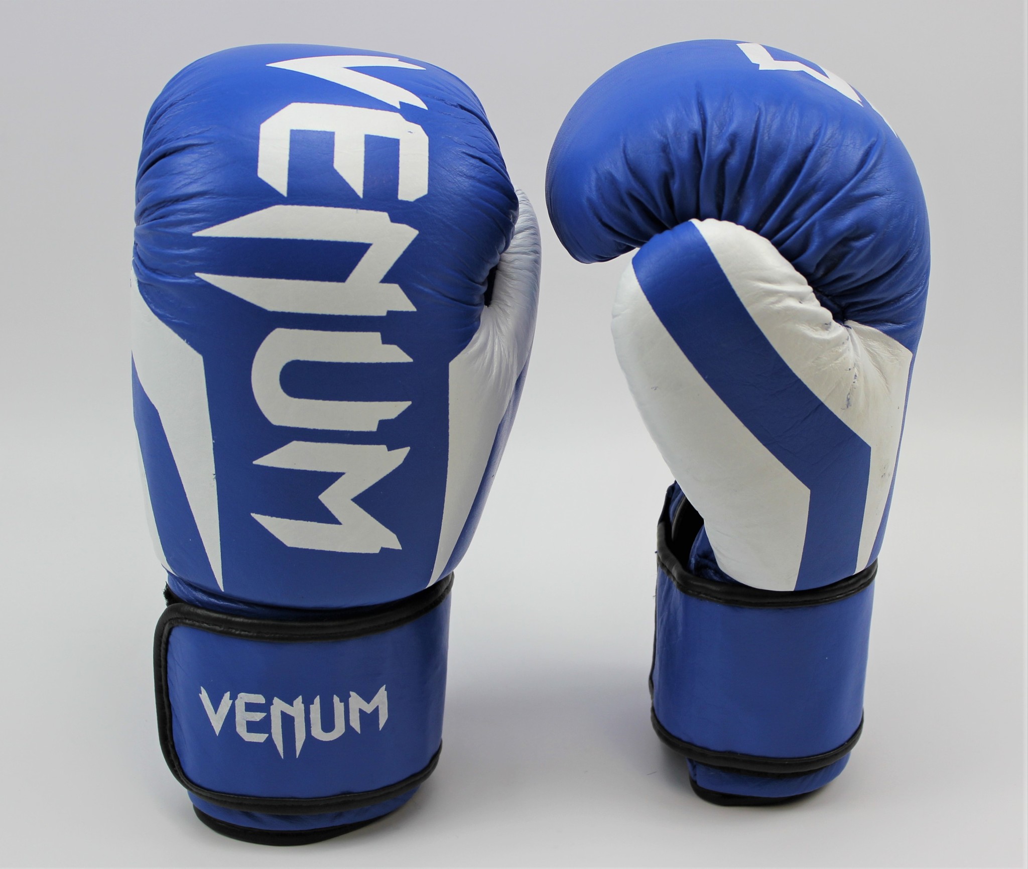 Перчатки боксерских Venum синии