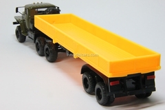 Ural-44202 with semitrailer khaki-yellow Elecon 1:43