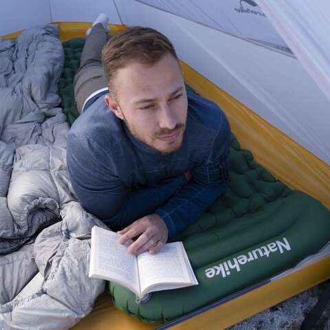 Надувной туристический коврик Naturehike FC-12 с ножным насосом